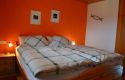 Elternschlafzimmer_ Roter Milan.jpg